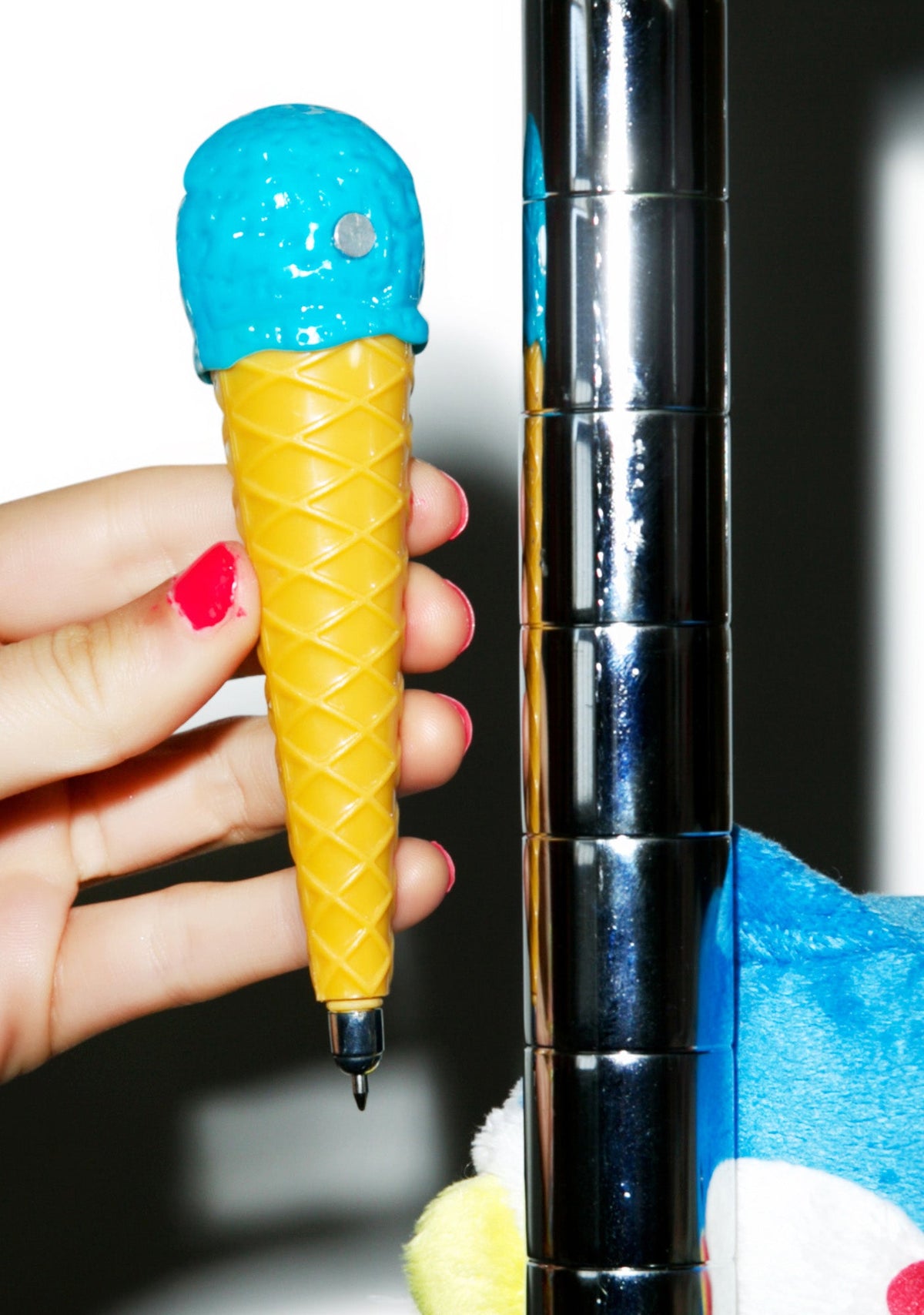 Single Scoop Ice Cream Pen - White