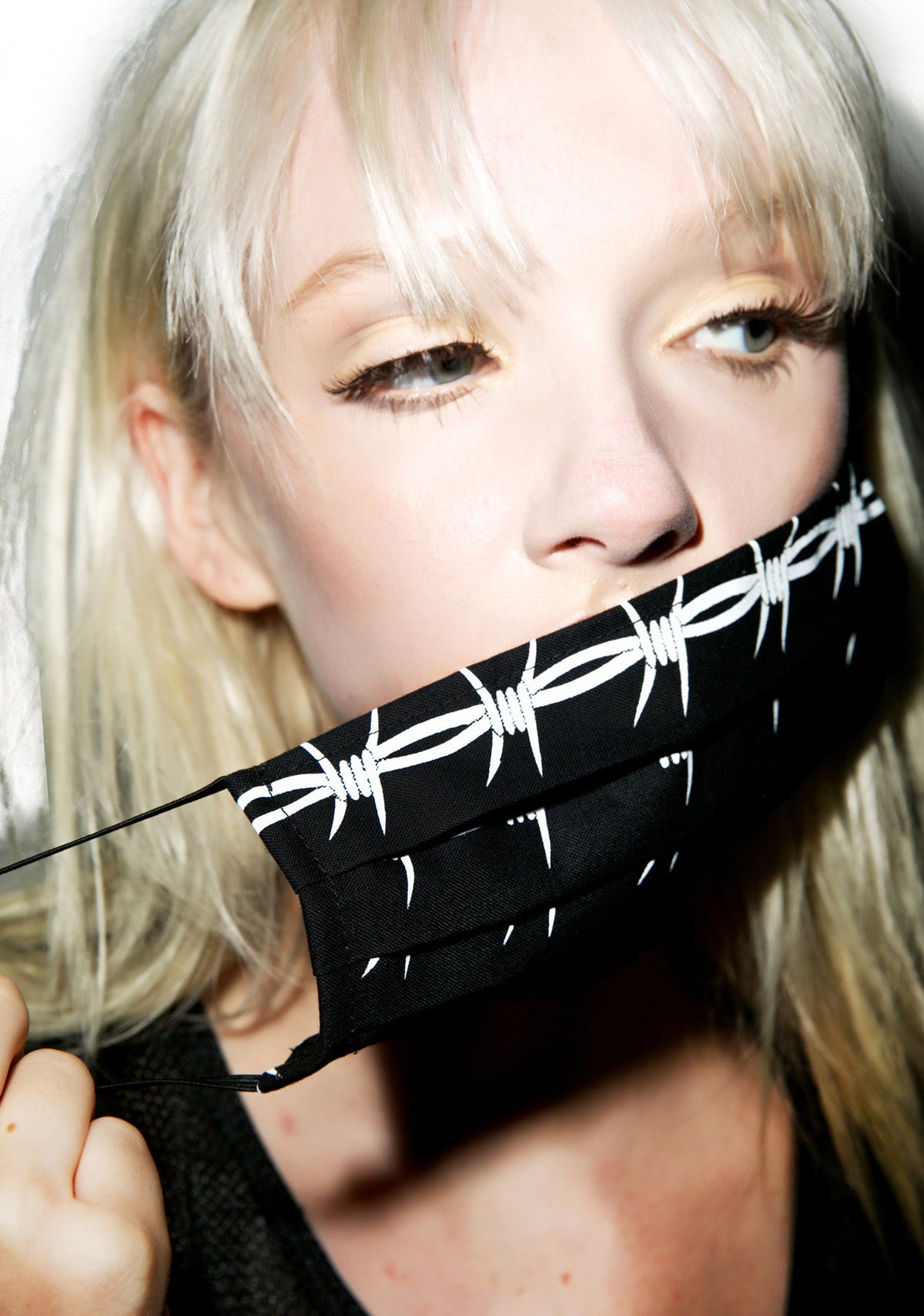 Barbed Wire Dust Mask - Stripe