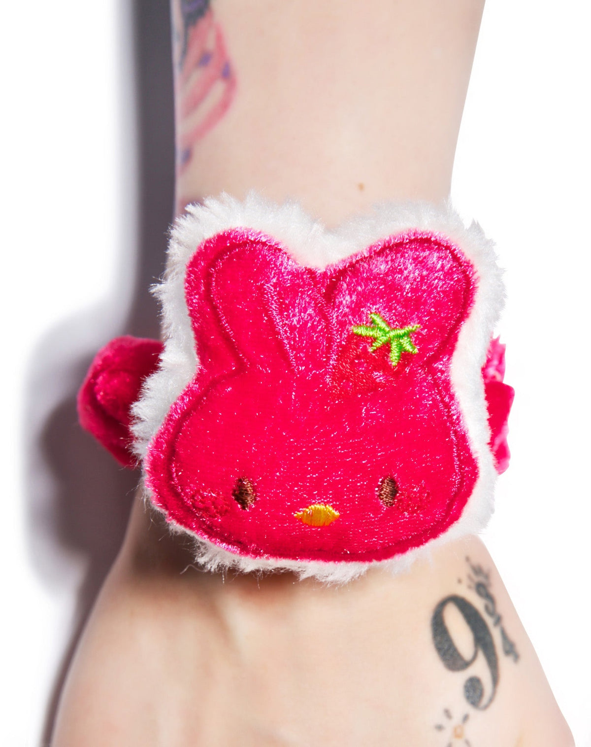 Usa-pyon Scrunchie - White