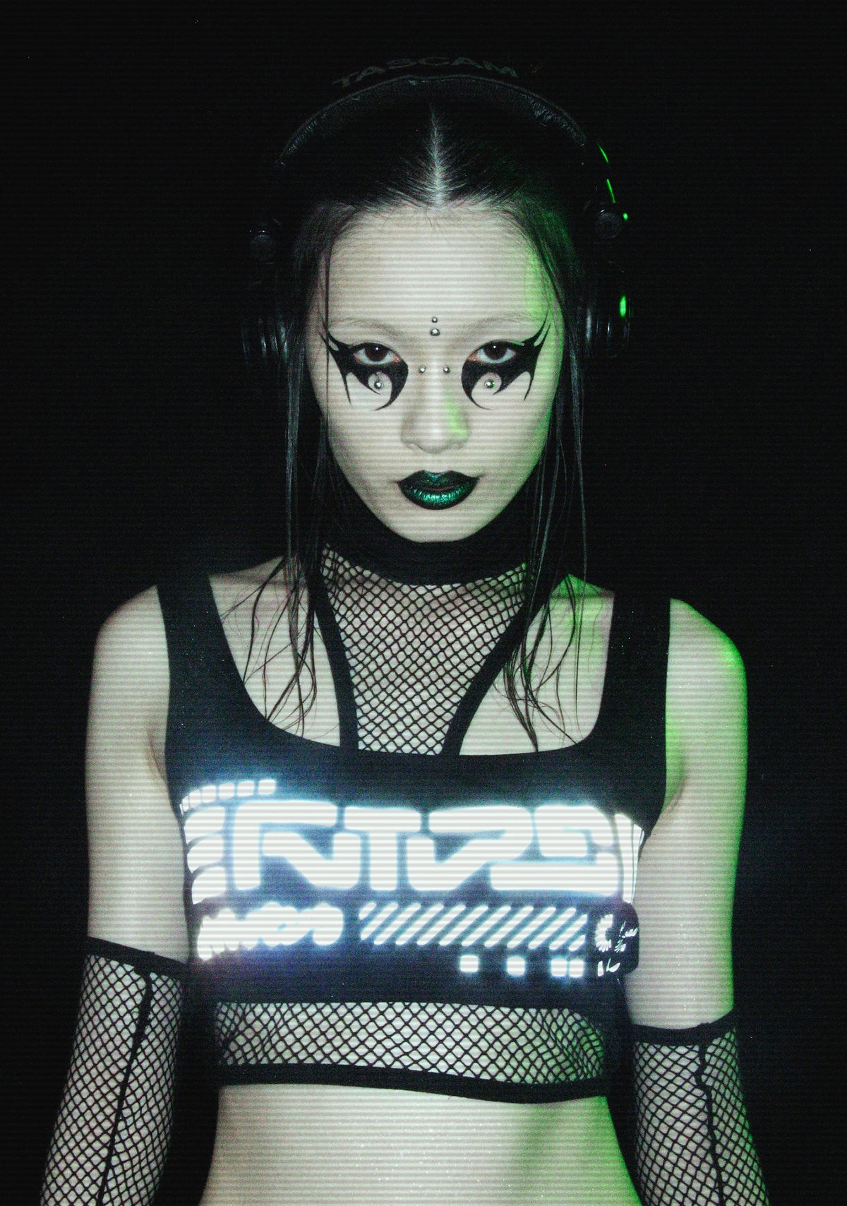 Rave Visions Fishnet Top And Gloves Set