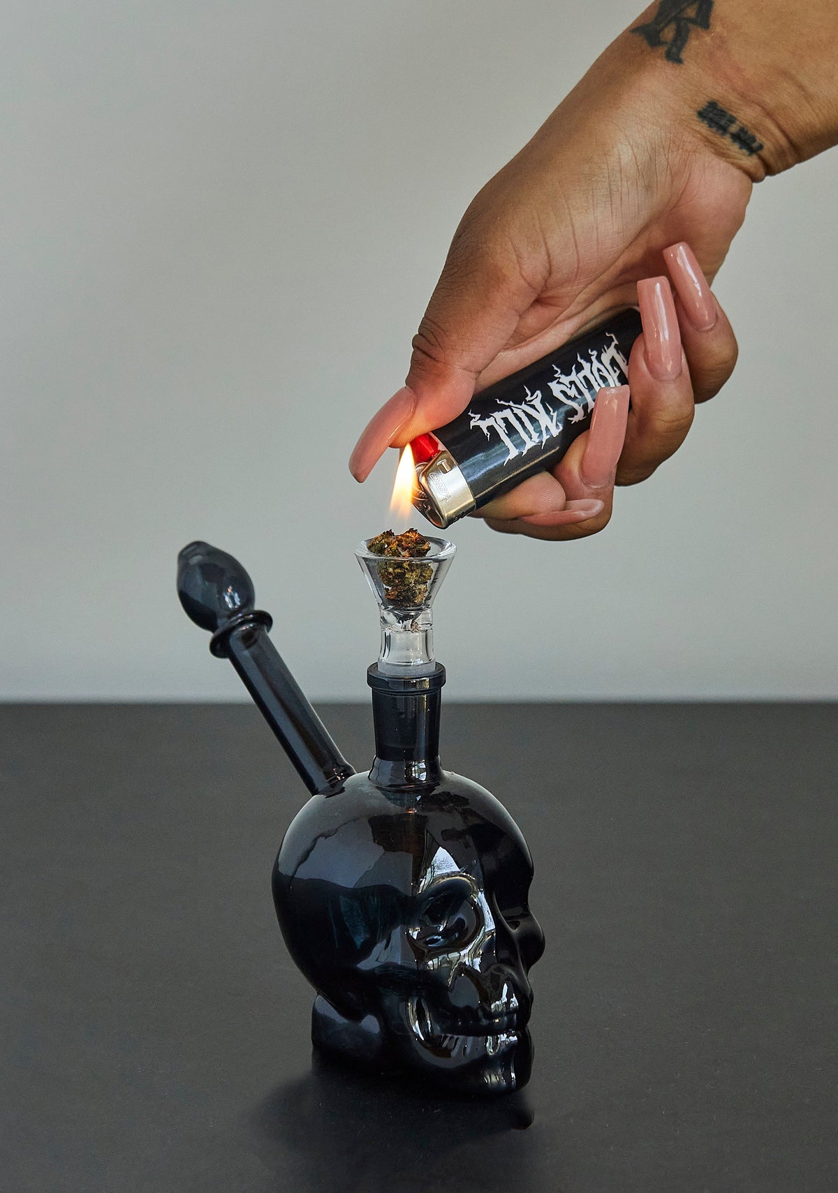 Let's Rot Skull Bong - Black