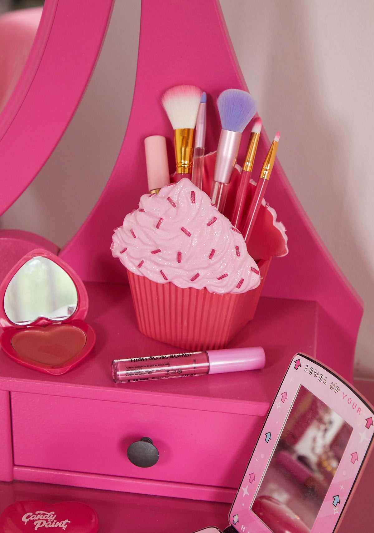 Sweet Fantasies Makeup Brush Holder