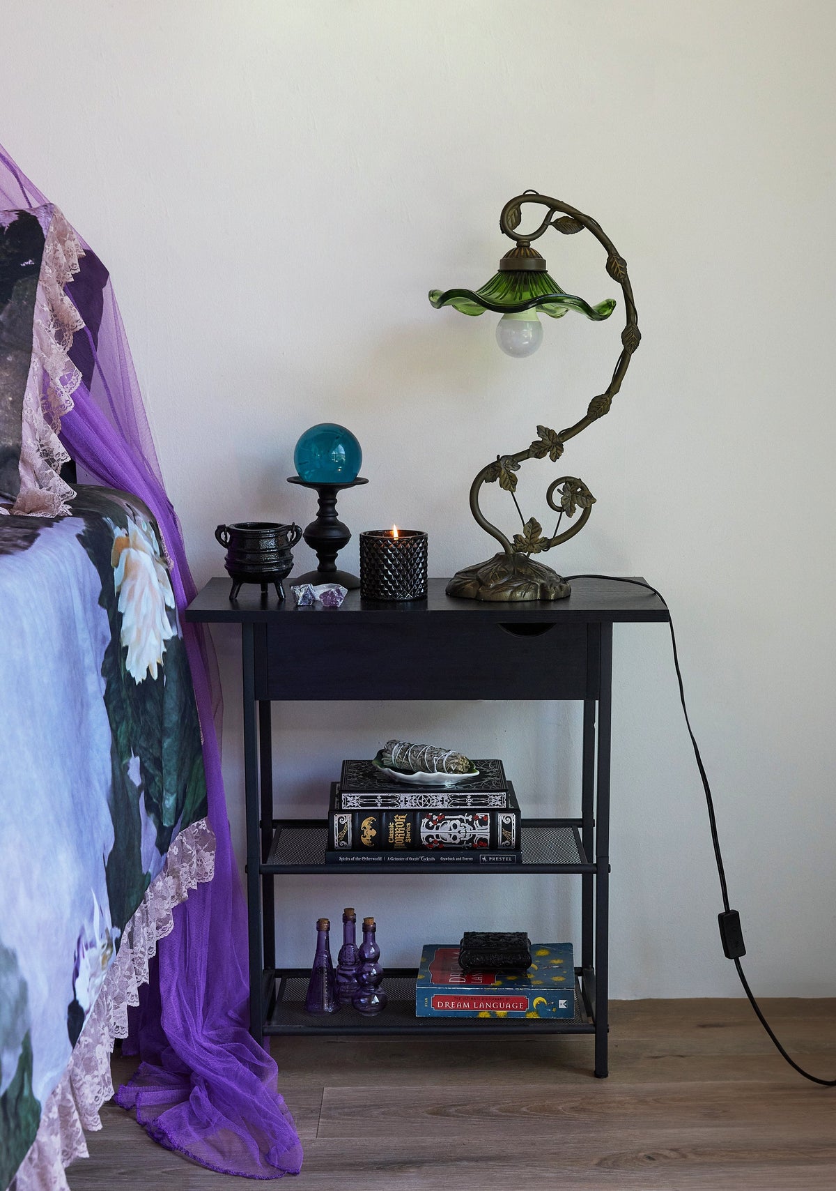 Dreamland Bloom Table Lamp - Green