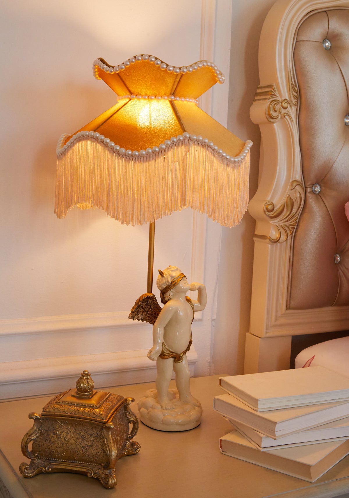 Vision Of Beauty Table Lamp