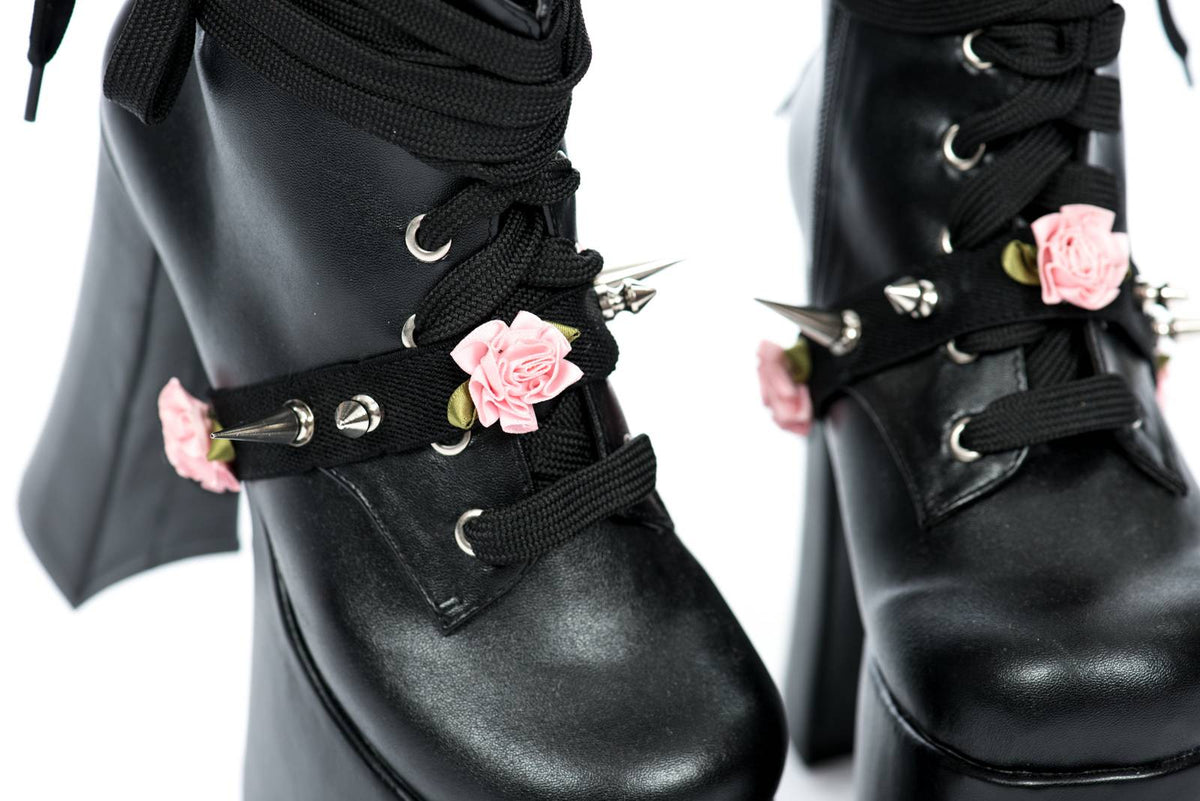 Spikes and Flower Shoe Garter - Pink