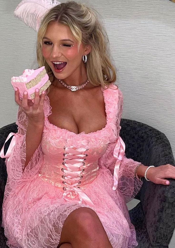They'll Eat Cake Costume - Pink