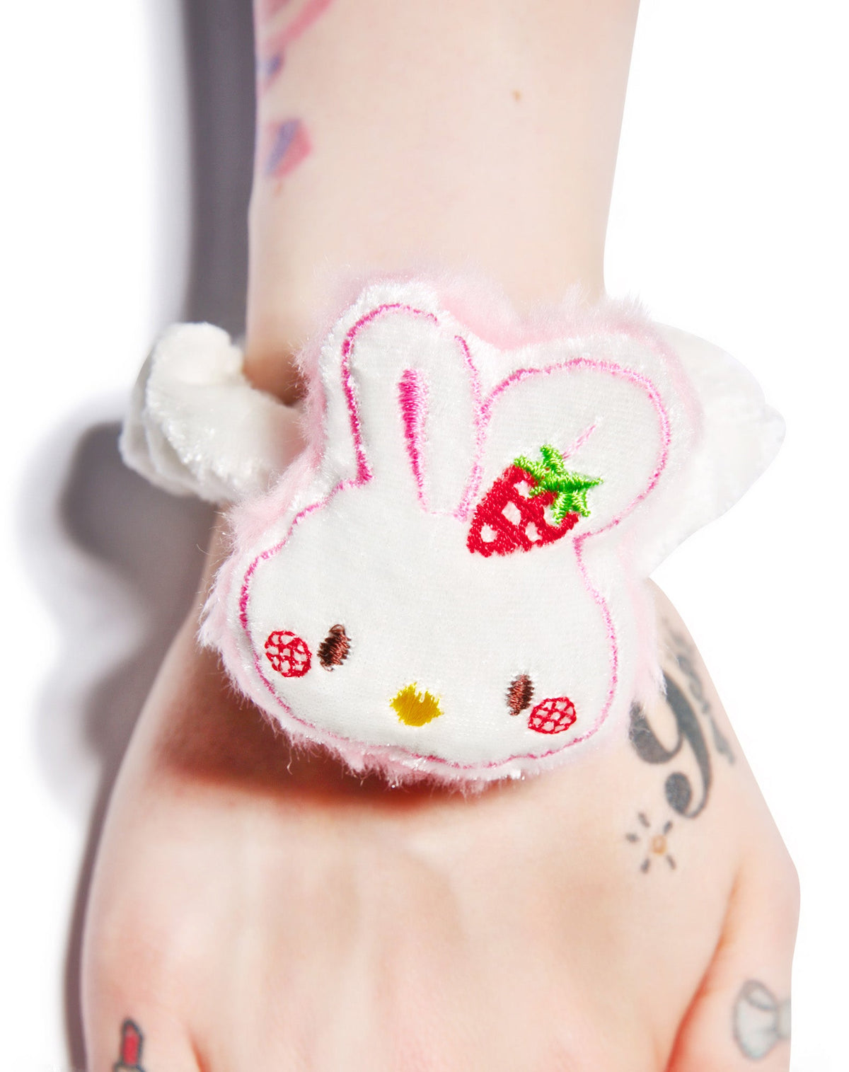 Usa-pyon Scrunchie - White