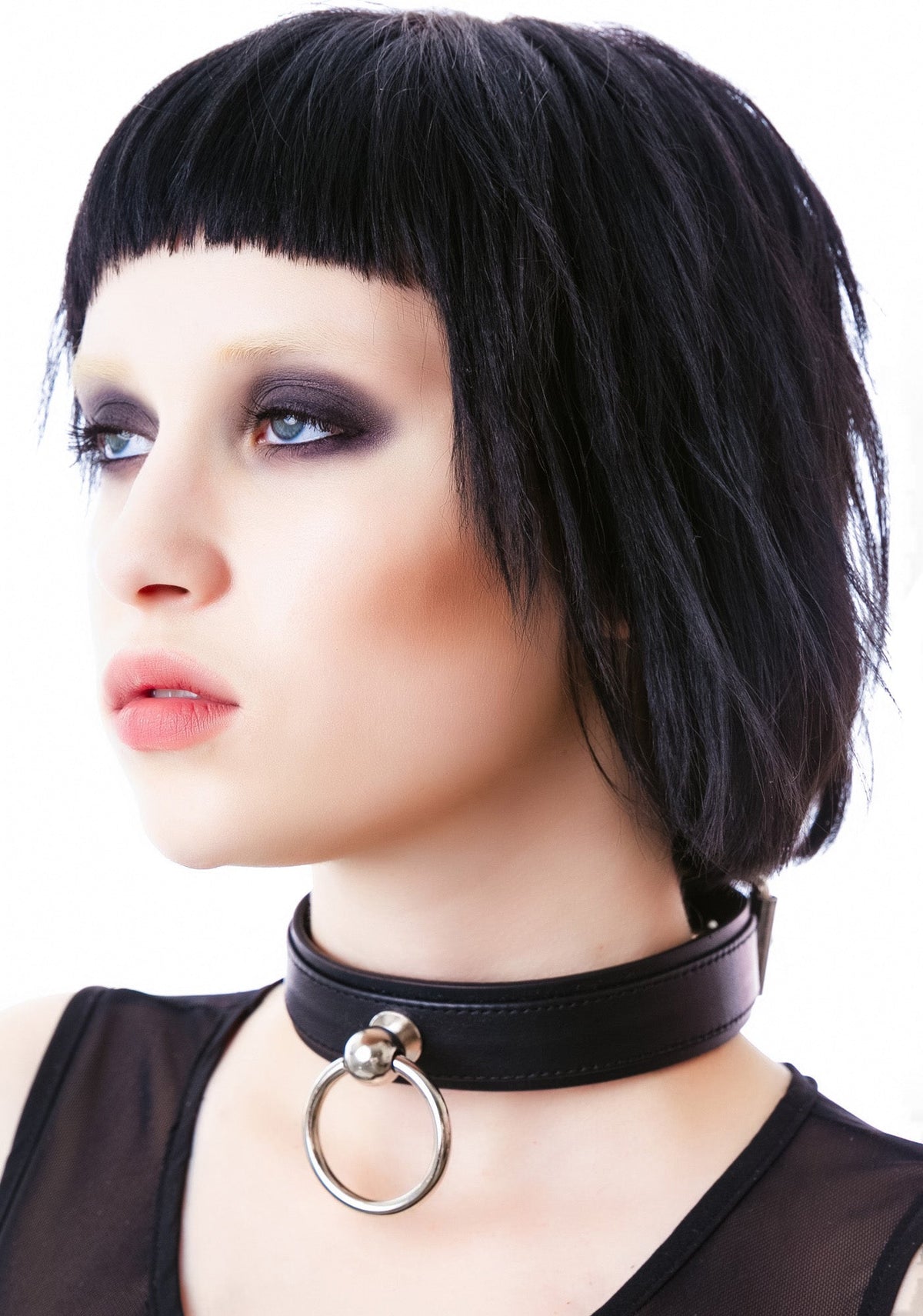 Saddle Stud O Ring Choker - White