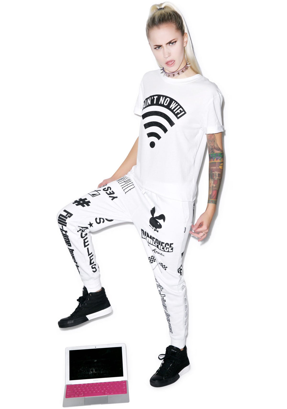 Aint No Wifi Crop Tee - White