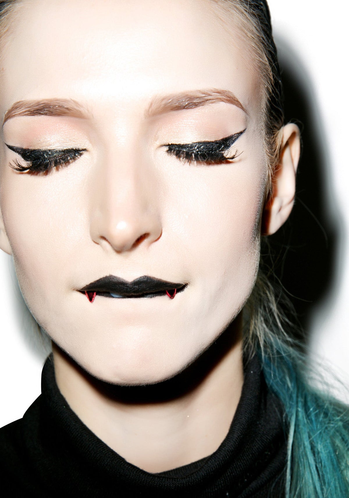 The Lost Girls Vampire Fangs - Black
