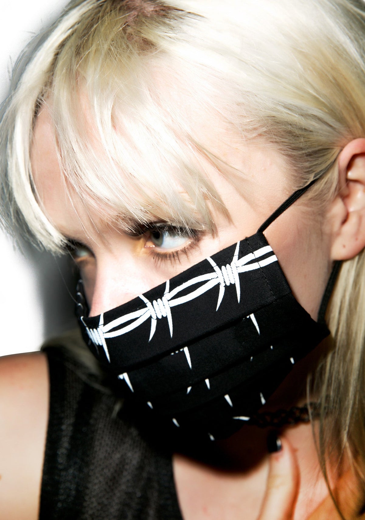Barbed Wire Dust Mask - Stripe
