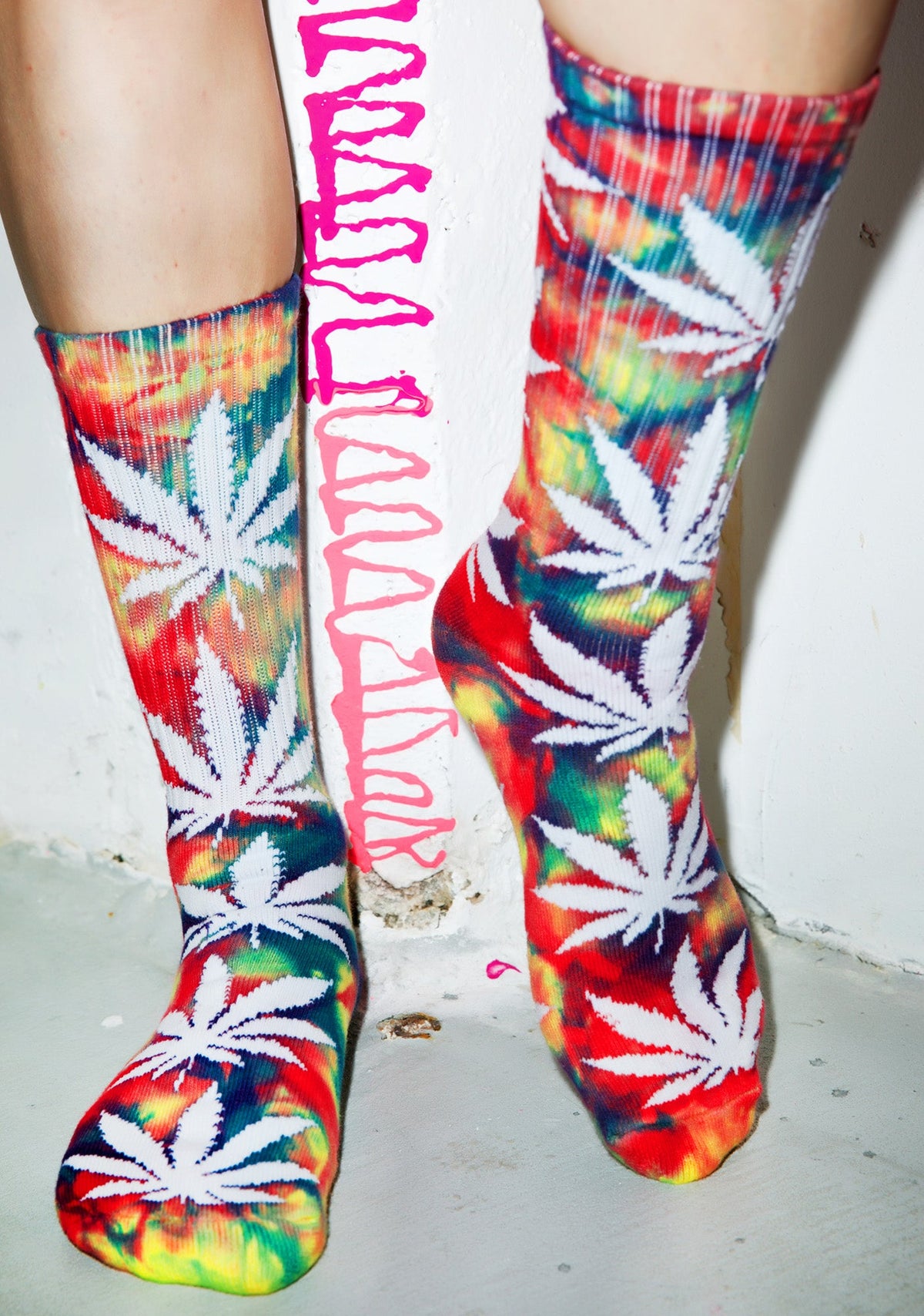 Tie Dye Plantlife Crew Sock - Dark Red
