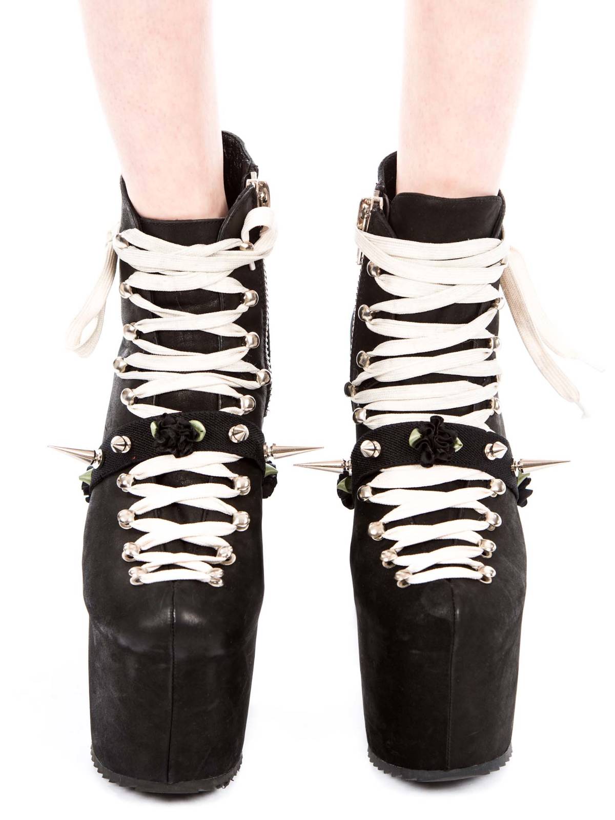 Spikes and Flower Shoe Garter - Pink