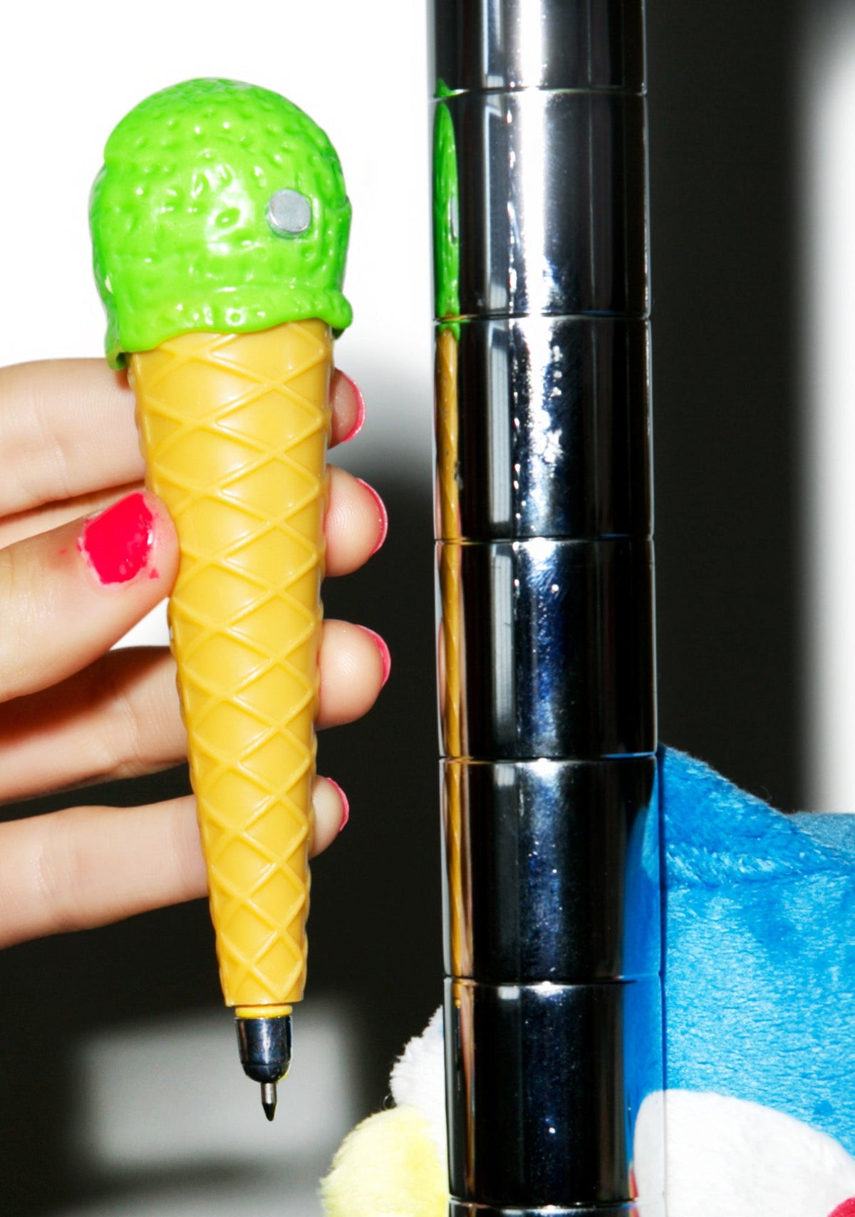 Single Scoop Ice Cream Pen - White