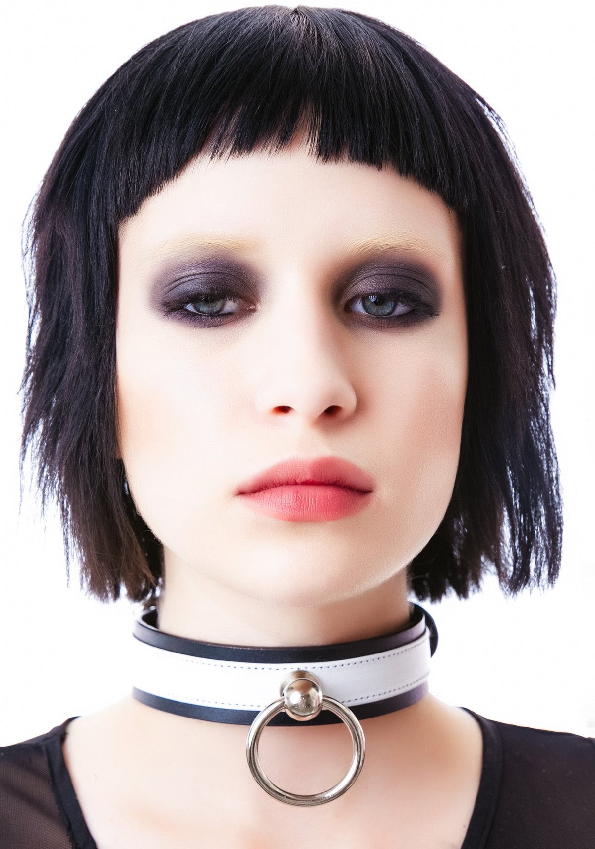 Saddle Stud O Ring Choker - White