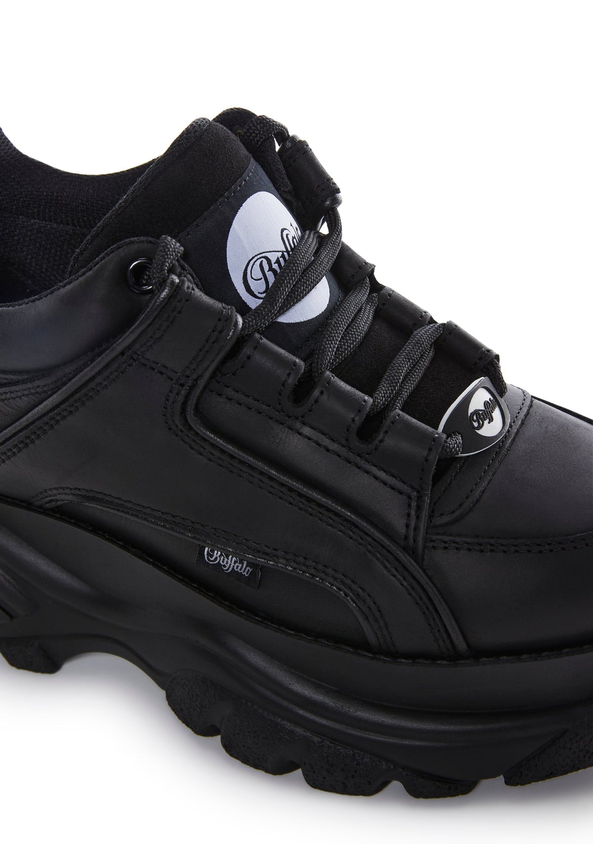 Classic Low Leather Sneakers - Black