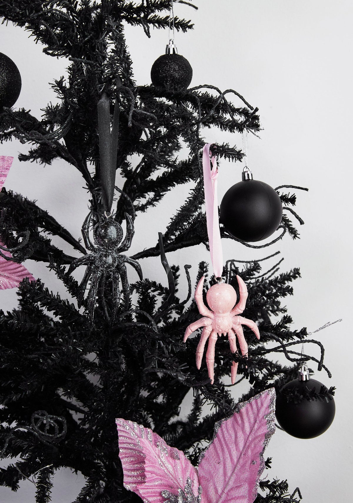 Creepy Crawly Cheer Ornament Set