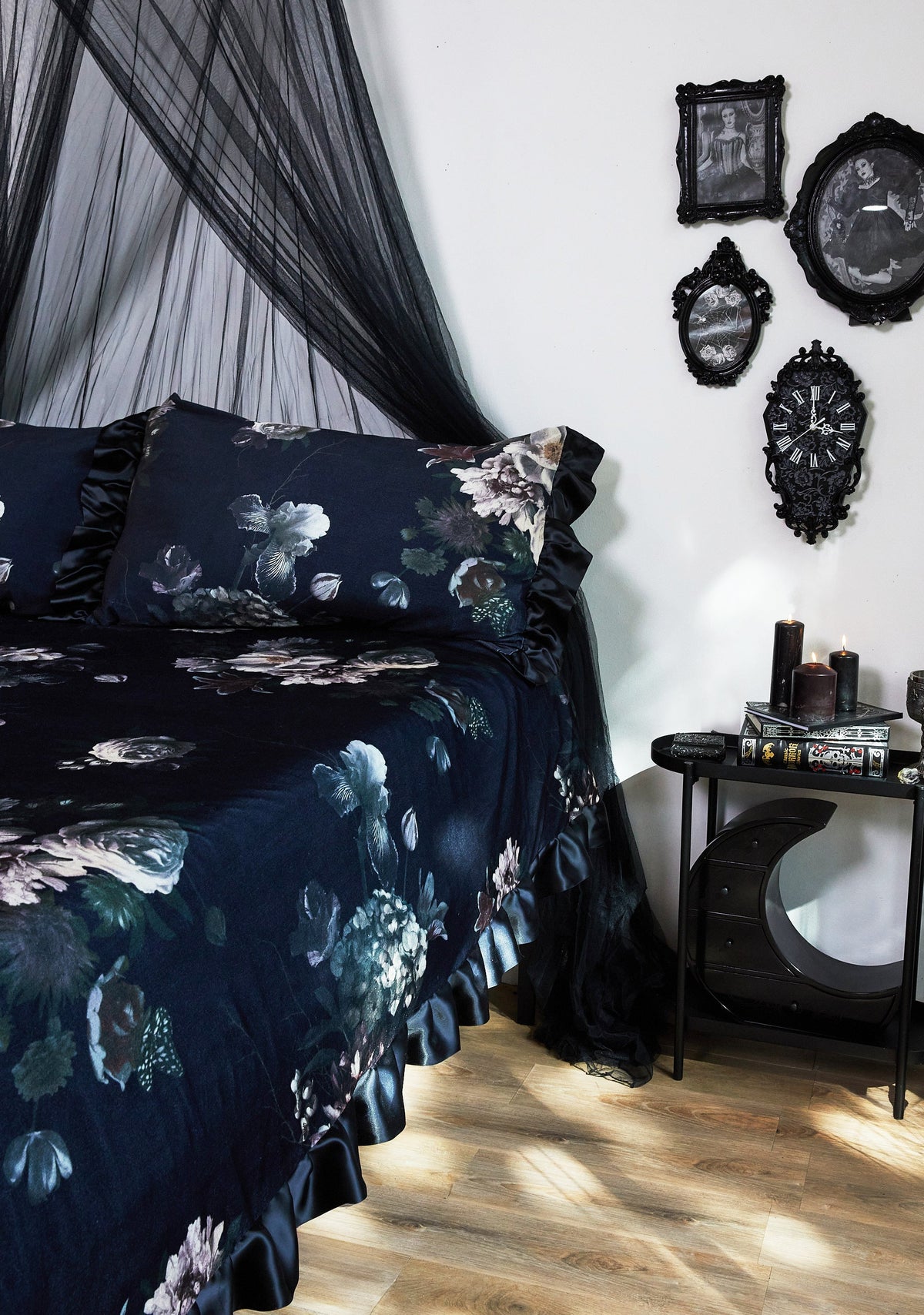 Shadow Roses Duvet Set