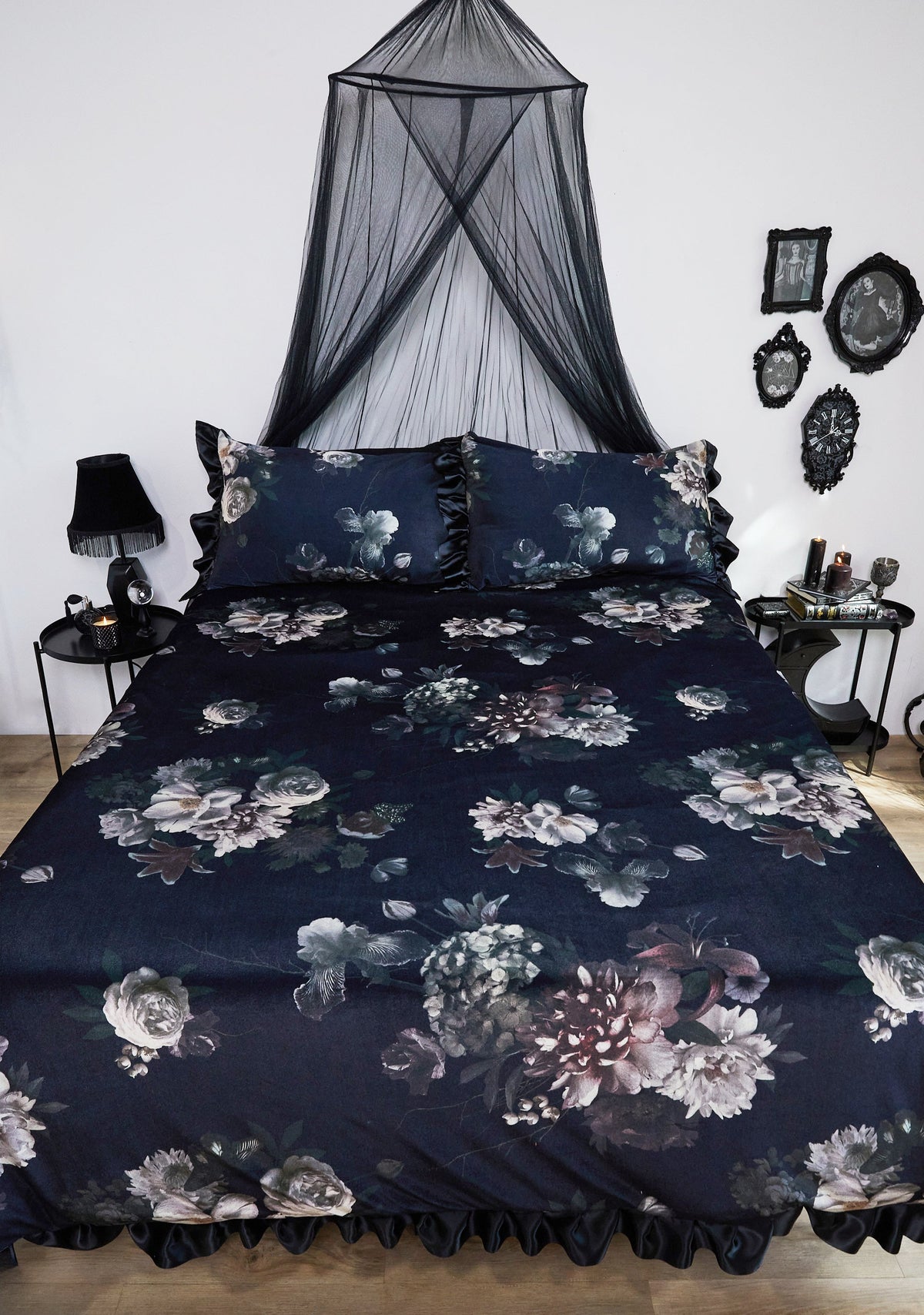 Shadow Roses Duvet Set
