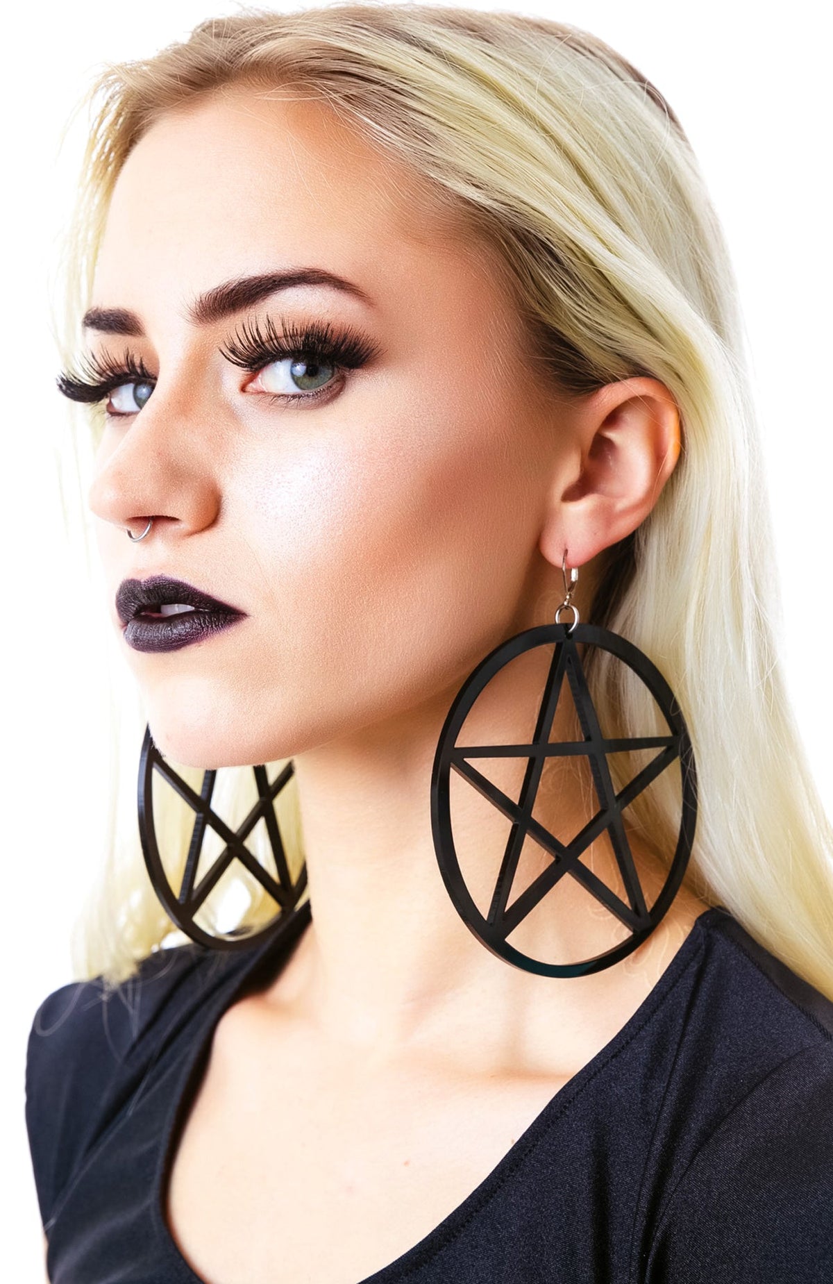 Mercy's Lost Pentagram Earring - White